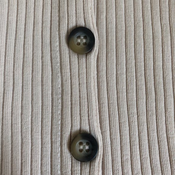 H&M Tan Ribbed Scoop NeckTop with Buttons - Picture 3 of 8